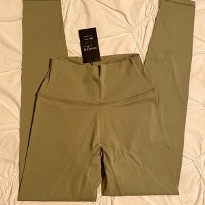 NVGTN Olive Signature 2.0 Leggings